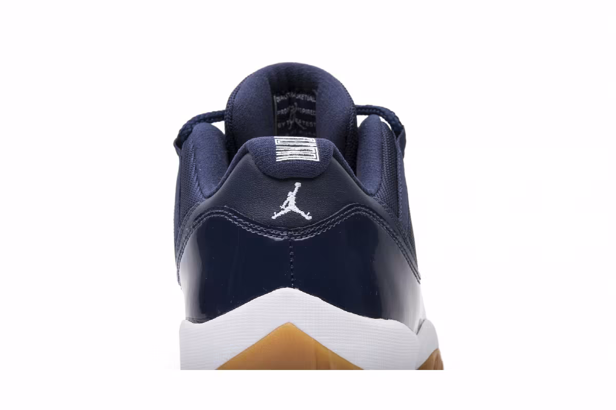 Air Jordan 11 Low Navy Gum, view 8