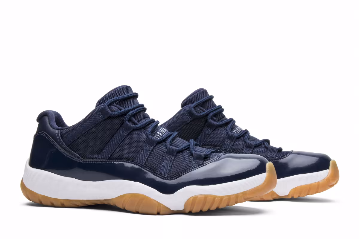 Air Jordan 11 Low Navy Gum, view 9