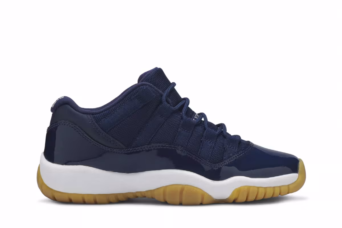 Air Jordan 11 Low GS Navy Gum, view 2