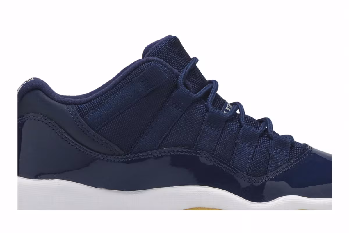 Air Jordan 11 Low GS Navy Gum, view 3