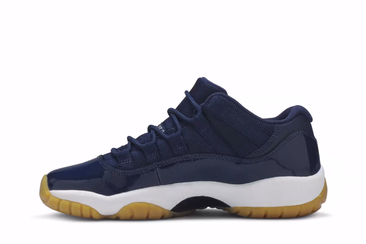 Air Jordan 11 Low GS Navy Gum, view 4