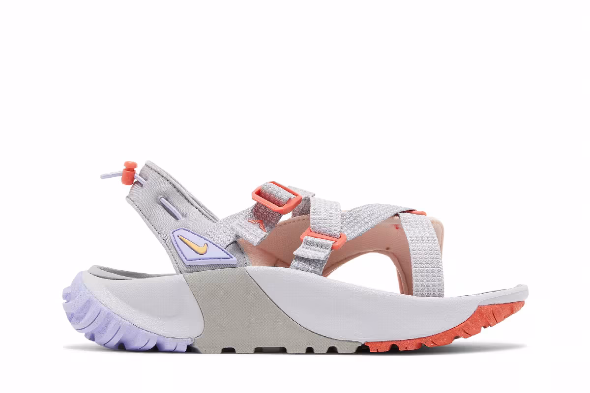 Nike Women's Oneonta Sandal Flat Silver Arctic Orange, view 2