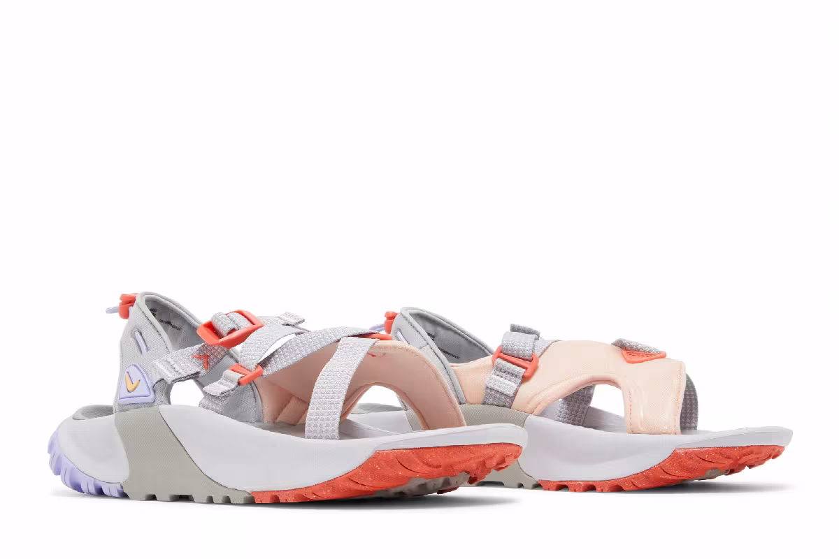 Nike Women's Oneonta Sandal Flat Silver Arctic Orange, view 9
