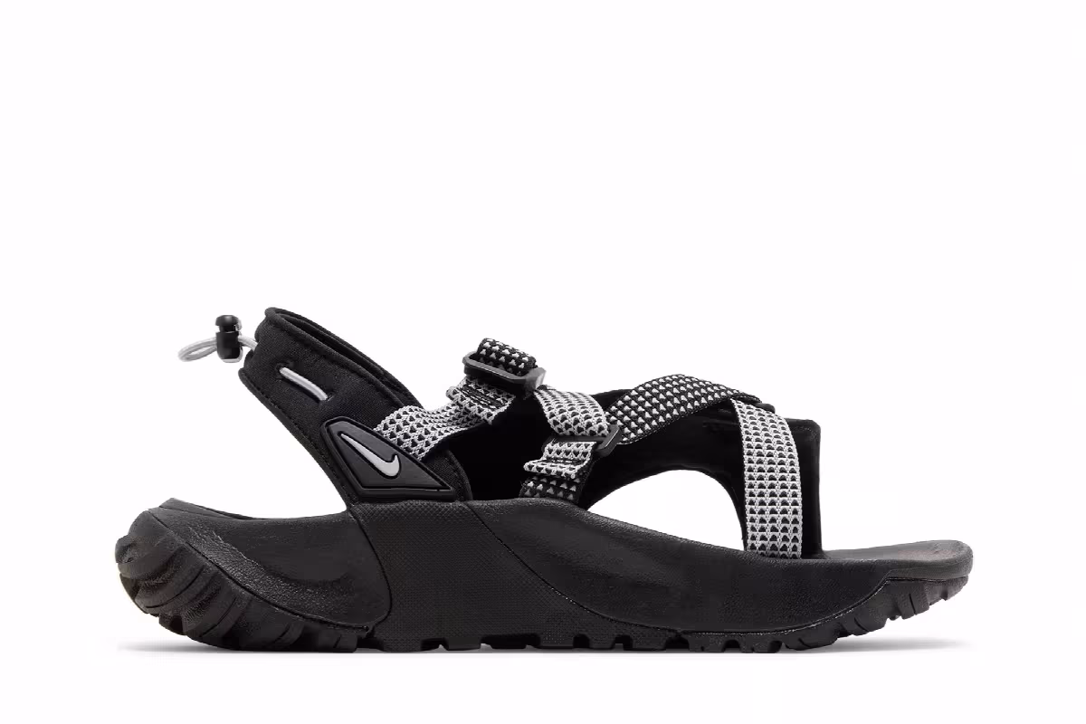 Nike Women's Oneonta Sandal Black Pure Platinum, view 2