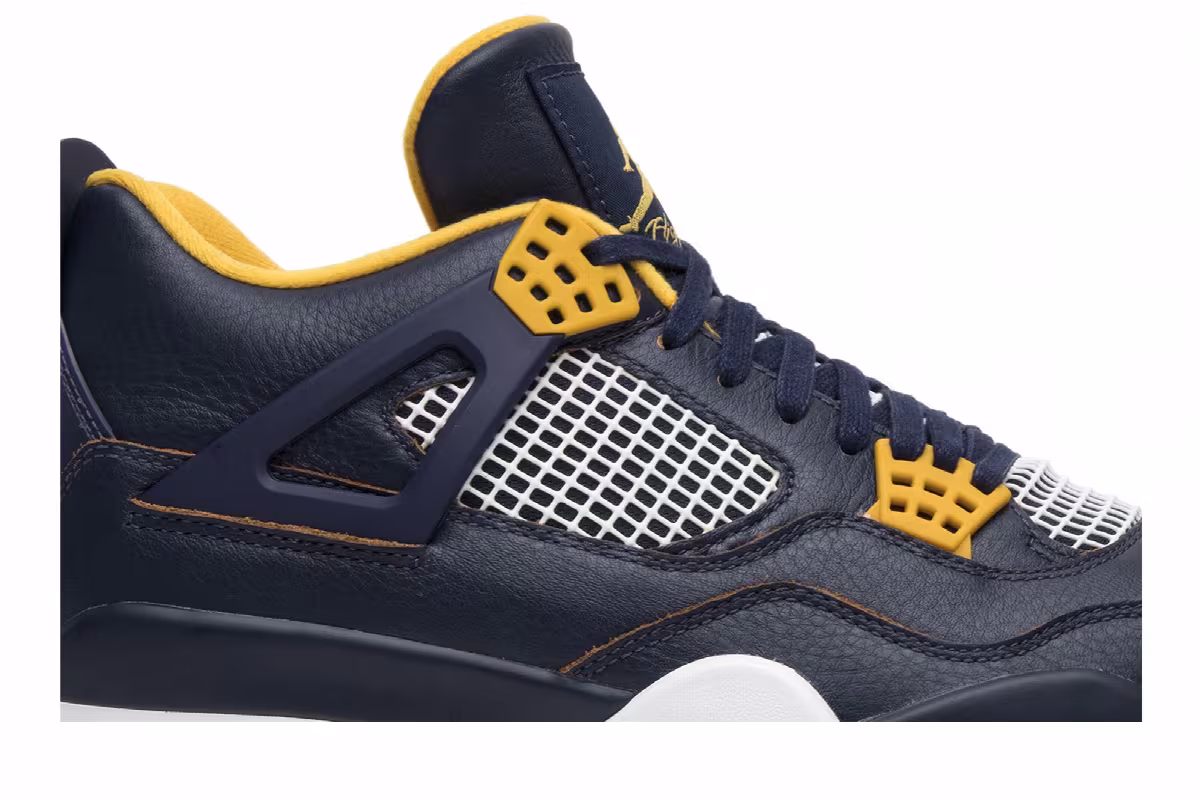 Air Jordan 4 Dunk From Above, view 3