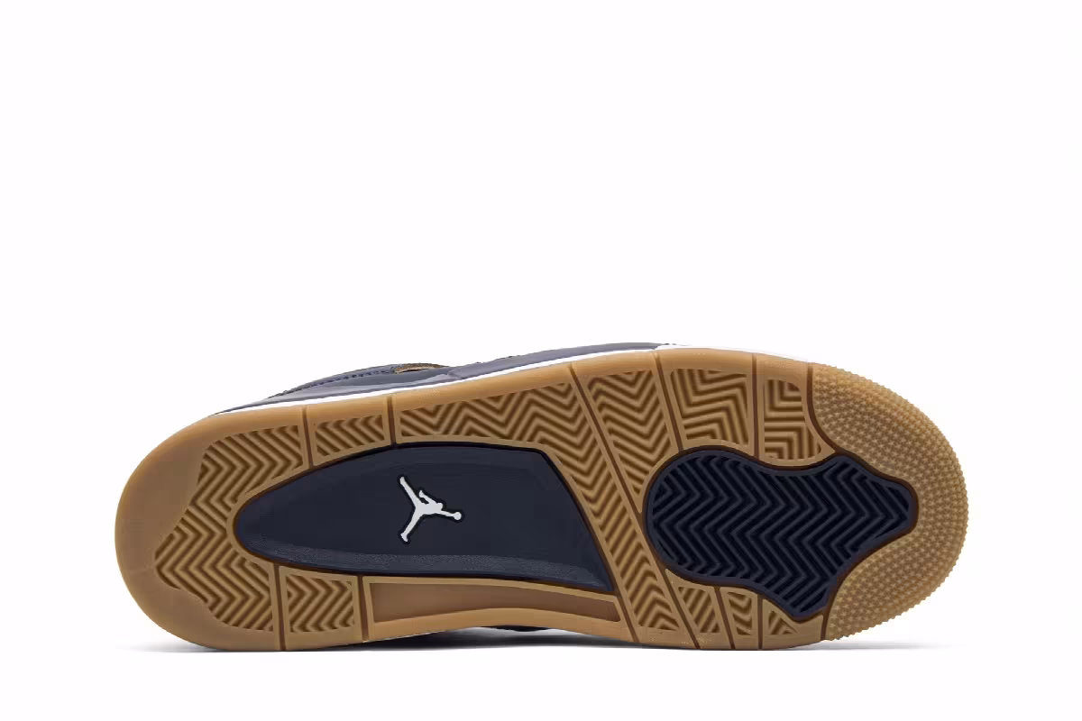 Air Jordan 4 GS Dunk From Above, view 5