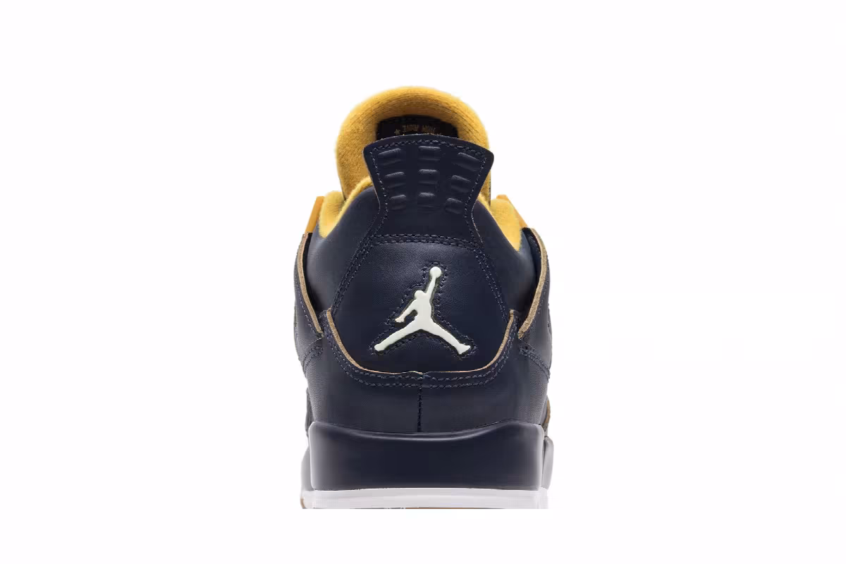 Air Jordan 4 GS Dunk From Above, view 8