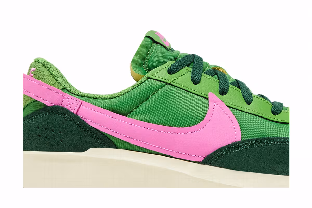 Nike Women's Waffle Debut Chlorophyll Playful Pink, view 3
