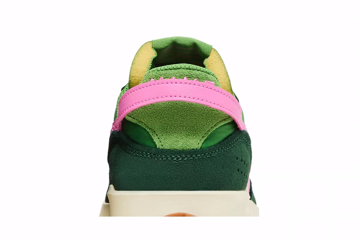 Nike Women's Waffle Debut Chlorophyll Playful Pink, view 8
