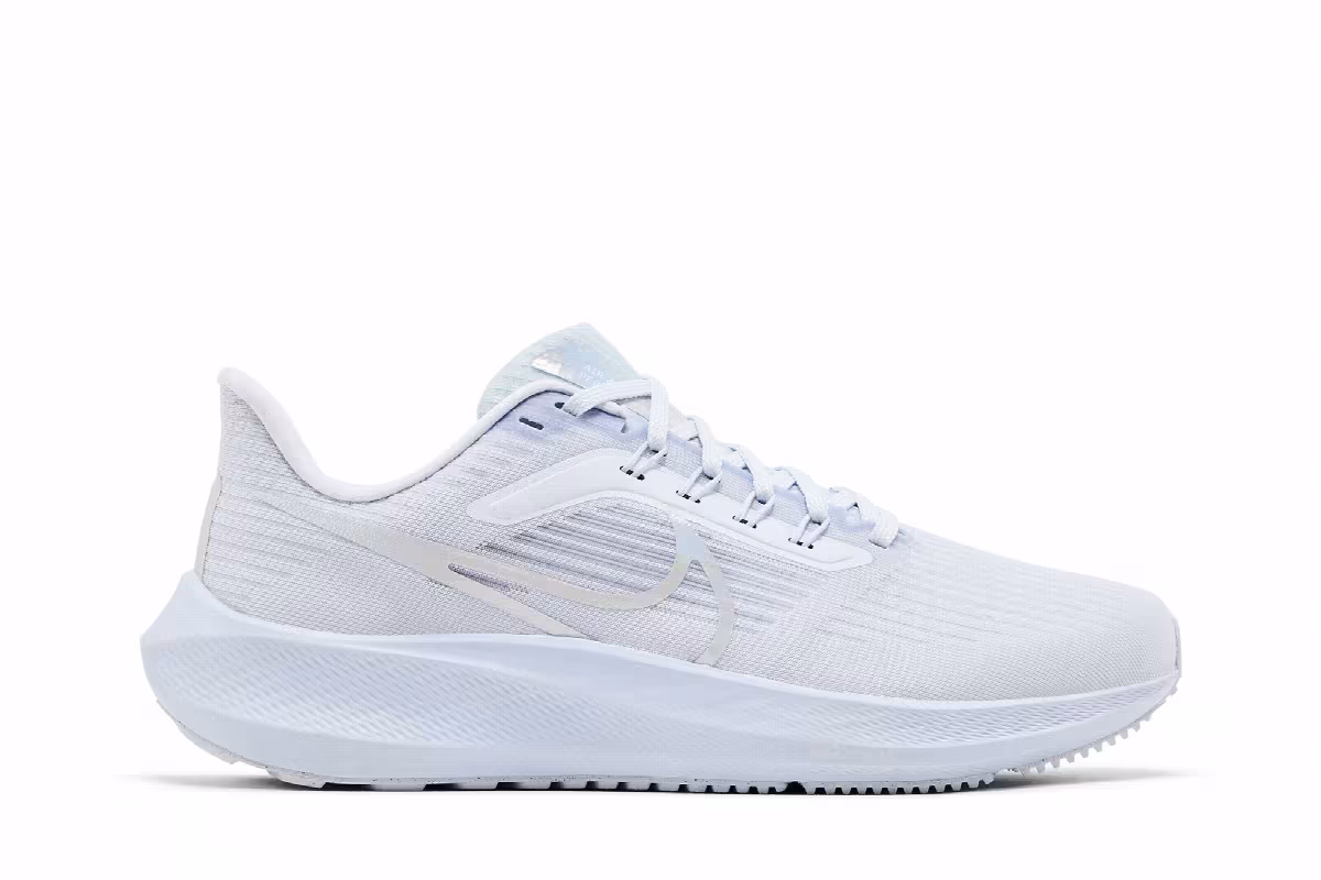 Nike Women's Air Zoom Pegasus 39 Football Grey Silver, view 2