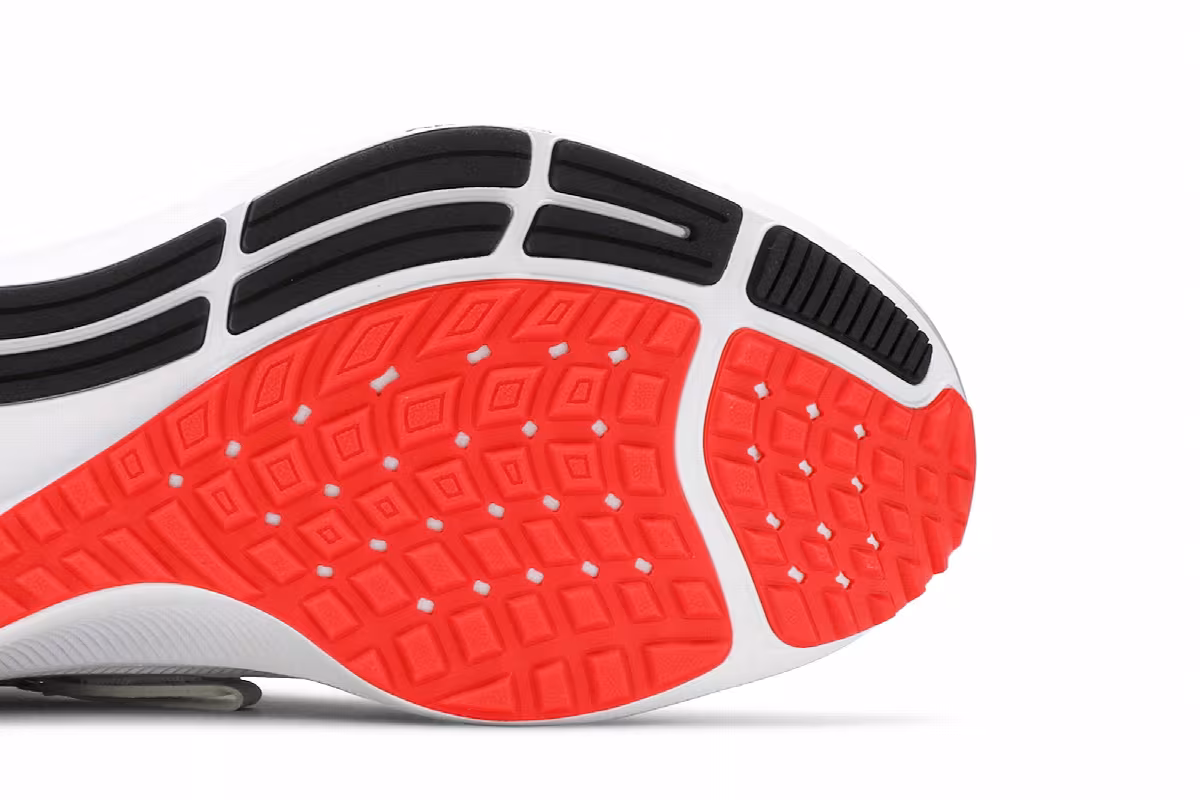 Nike Air Zoom Pegasus 37 FlyEase Wolf Grey Crimson, view 6