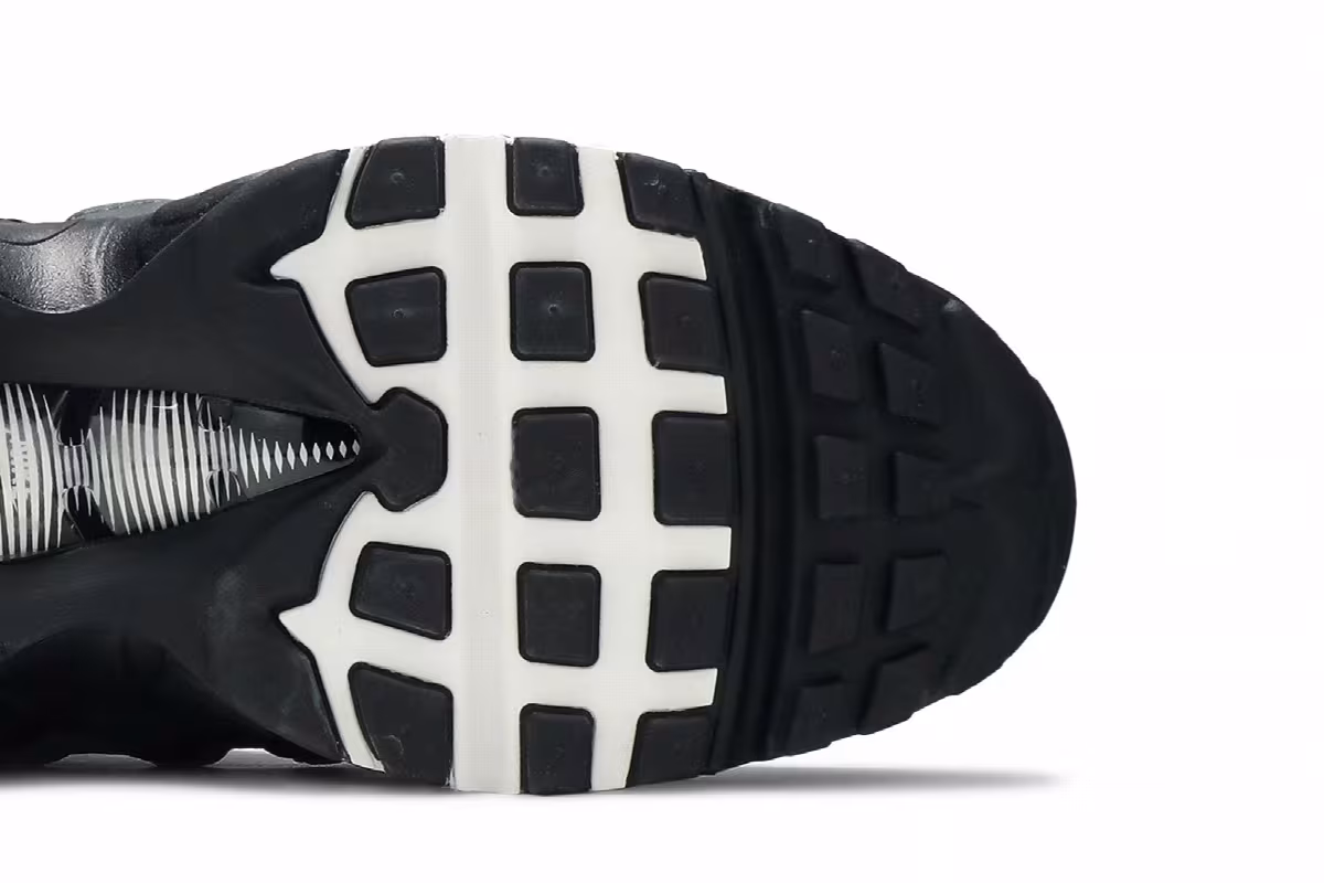 Nike Air Max 95 Essential Black Smoke Grey, view 6