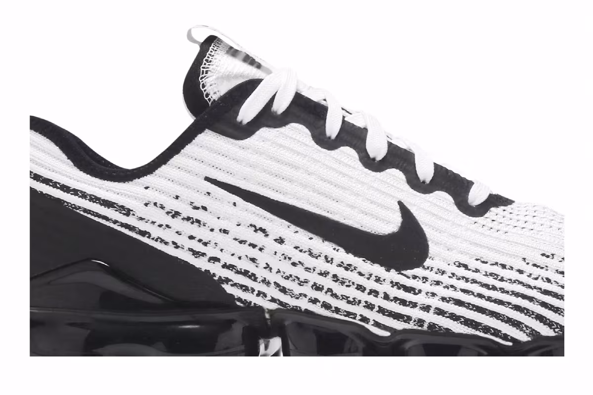 Nike Air VaporMax Flyknit 3 GS White Black, view 3