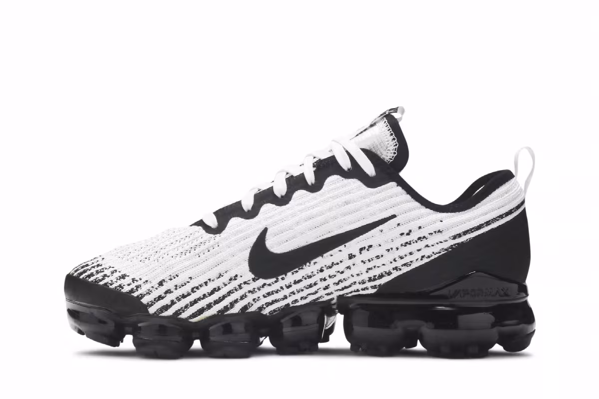 Nike Air VaporMax Flyknit 3 GS White Black, view 4