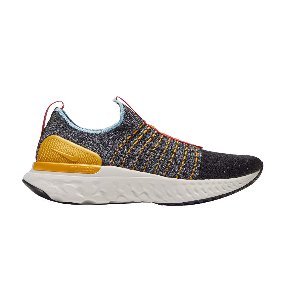 Nike Women's React Phantom Run Flyknit 2 Black Phantom