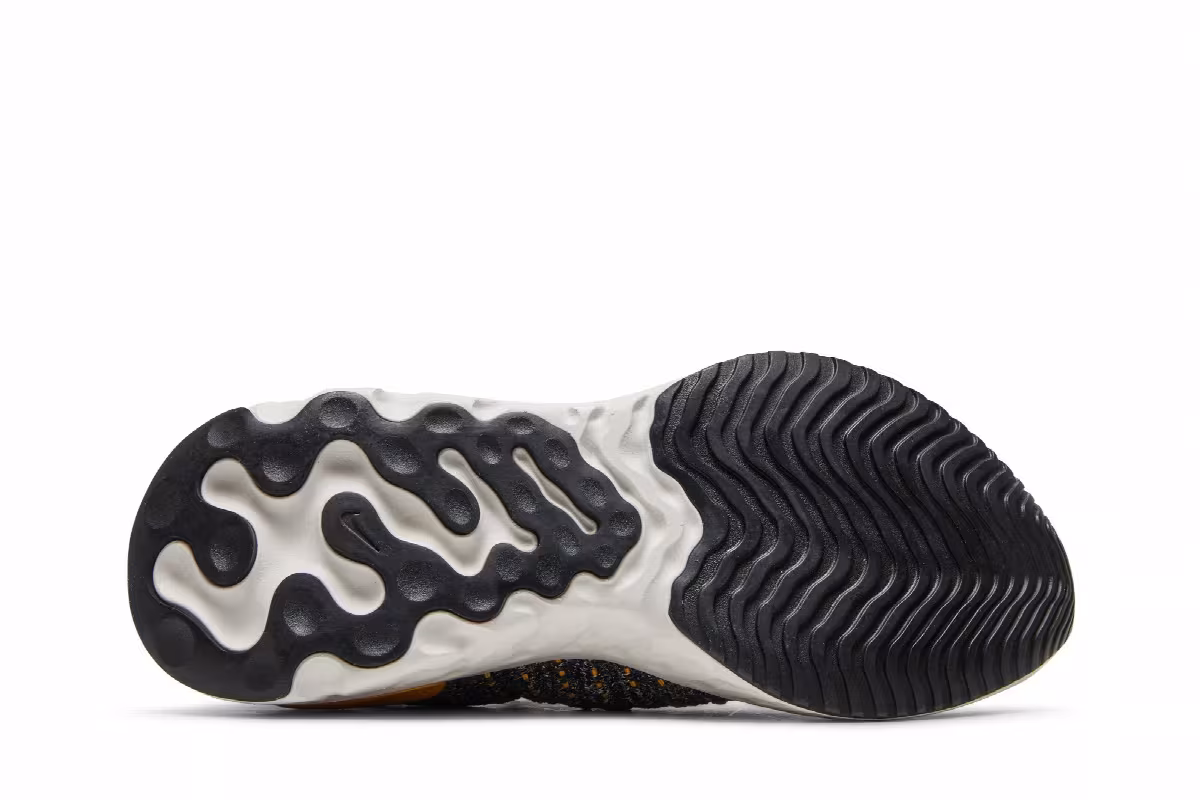 Nike Women's React Phantom Run Flyknit 2 Black Phantom, view 5