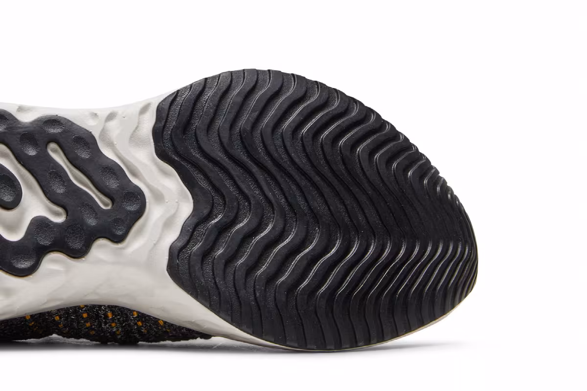 Nike Women's React Phantom Run Flyknit 2 Black Phantom, view 6