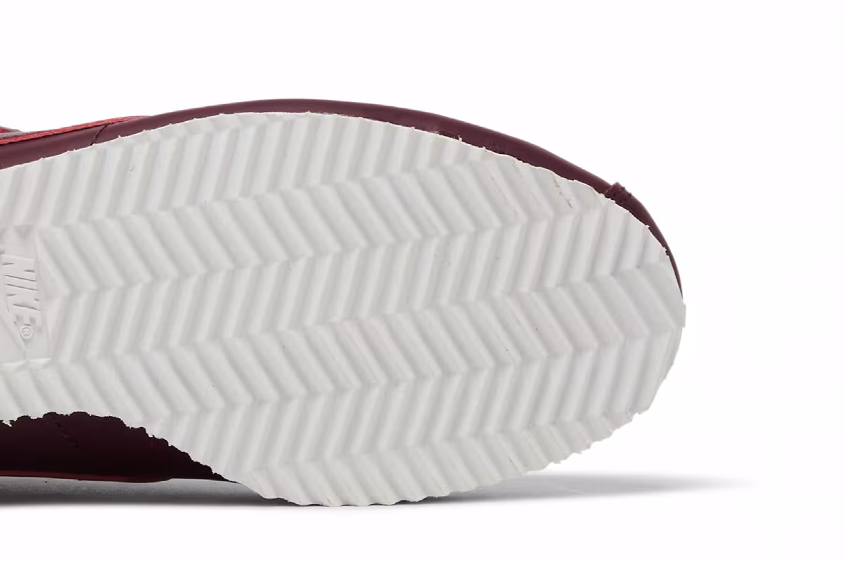 Nike Women's Classic Cortez Leather Night Maroon, view 6