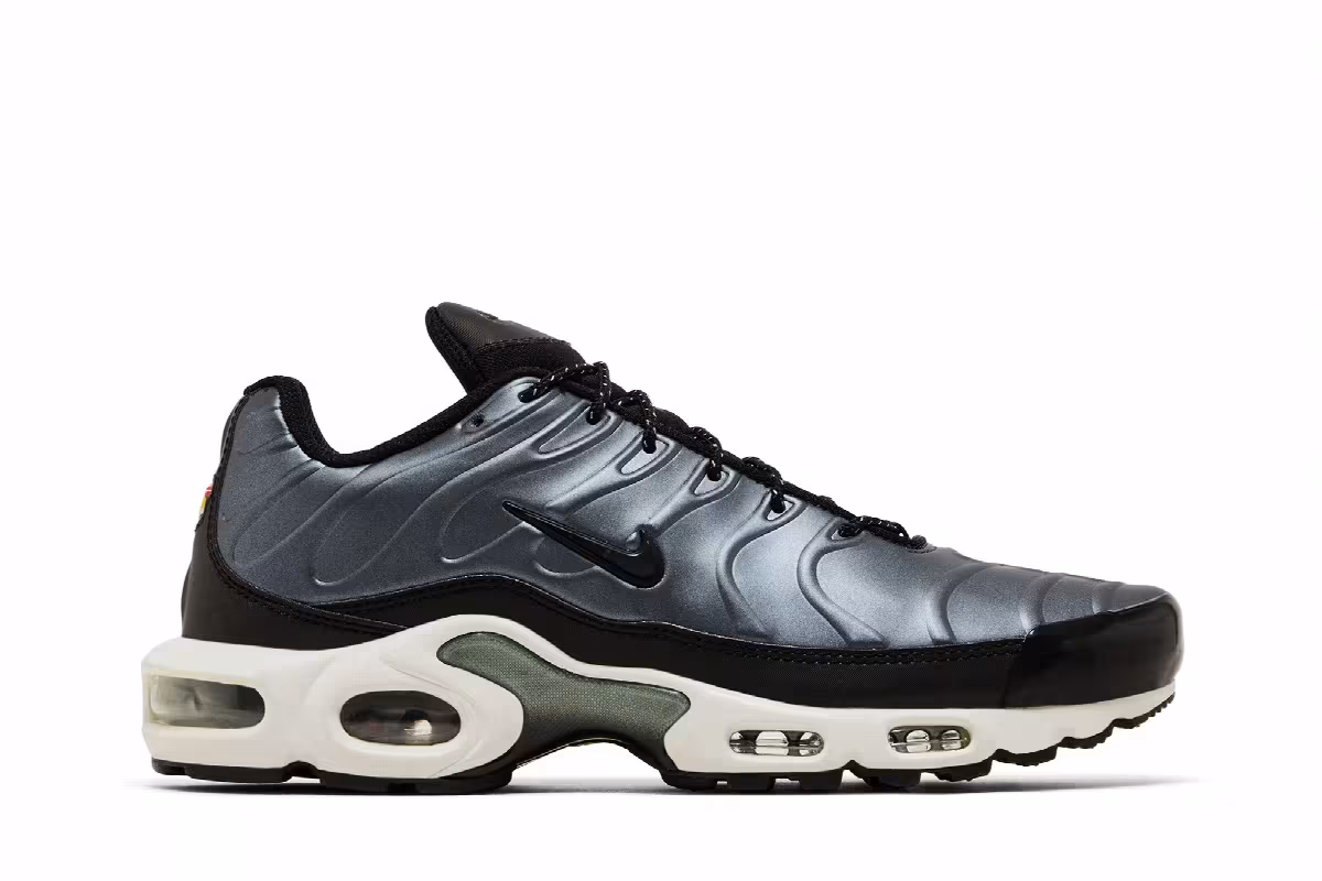Nike Air Max Plus SE Metallic Blue Dusk Black, view 2