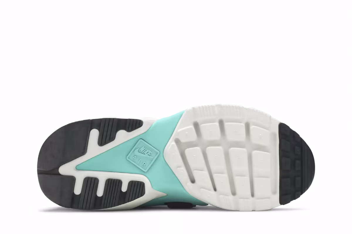 Nike Women's Air Huarache City Wolf Grey, view 5