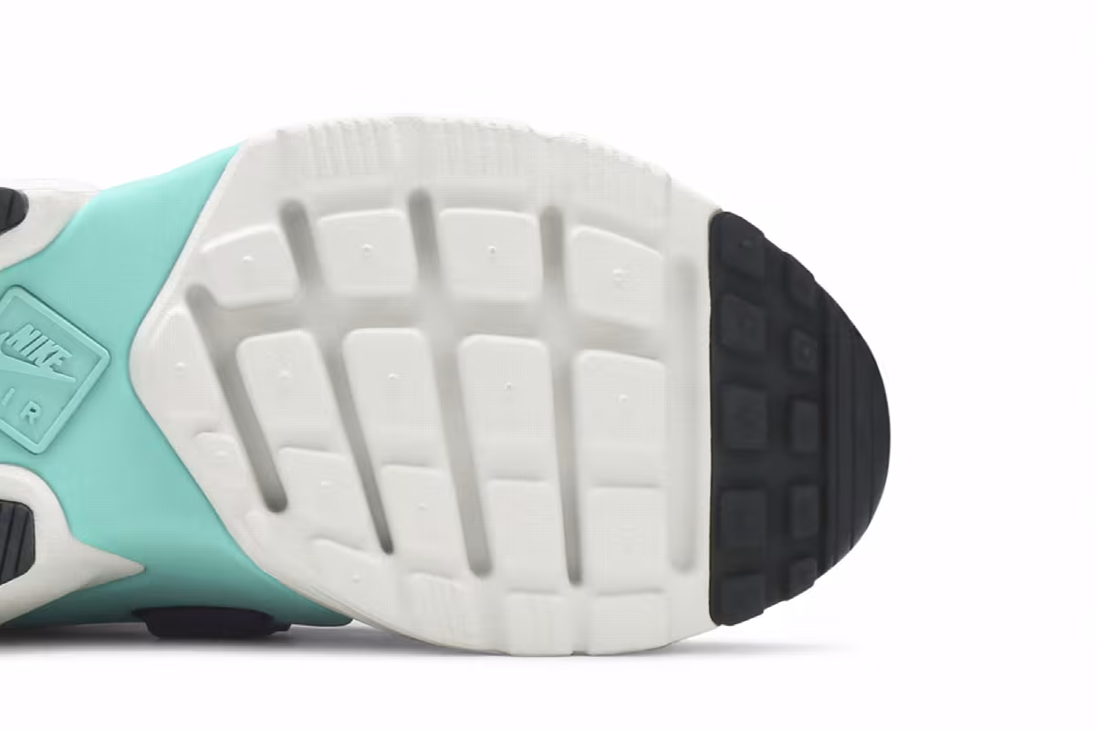 Nike Women's Air Huarache City Wolf Grey, view 6