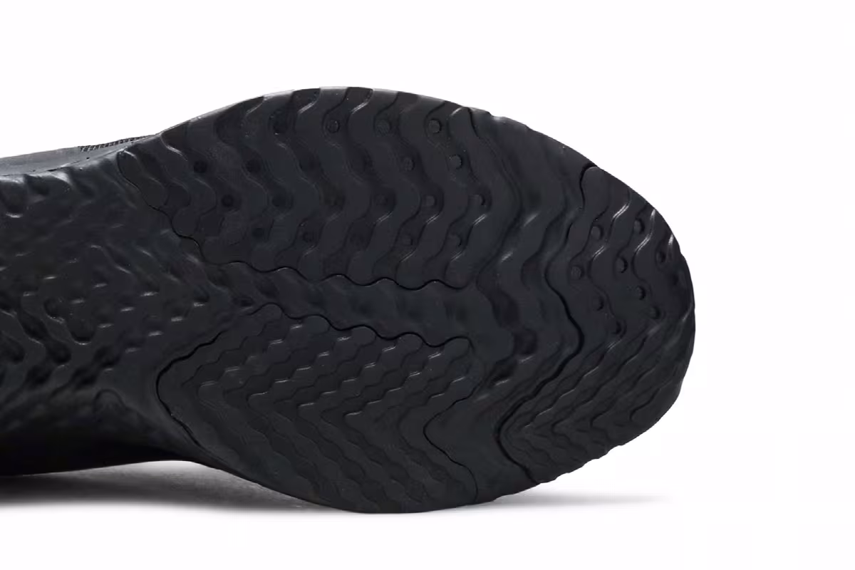 Nike Odyssey React 2 Flyknit Triple Black, view 6