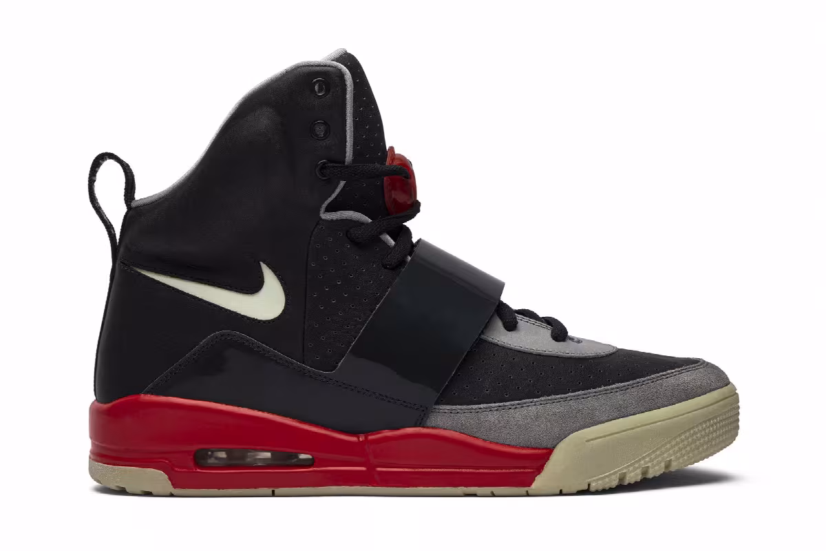 Nike Air Yeezy Glow In The Dark Tour, view 2