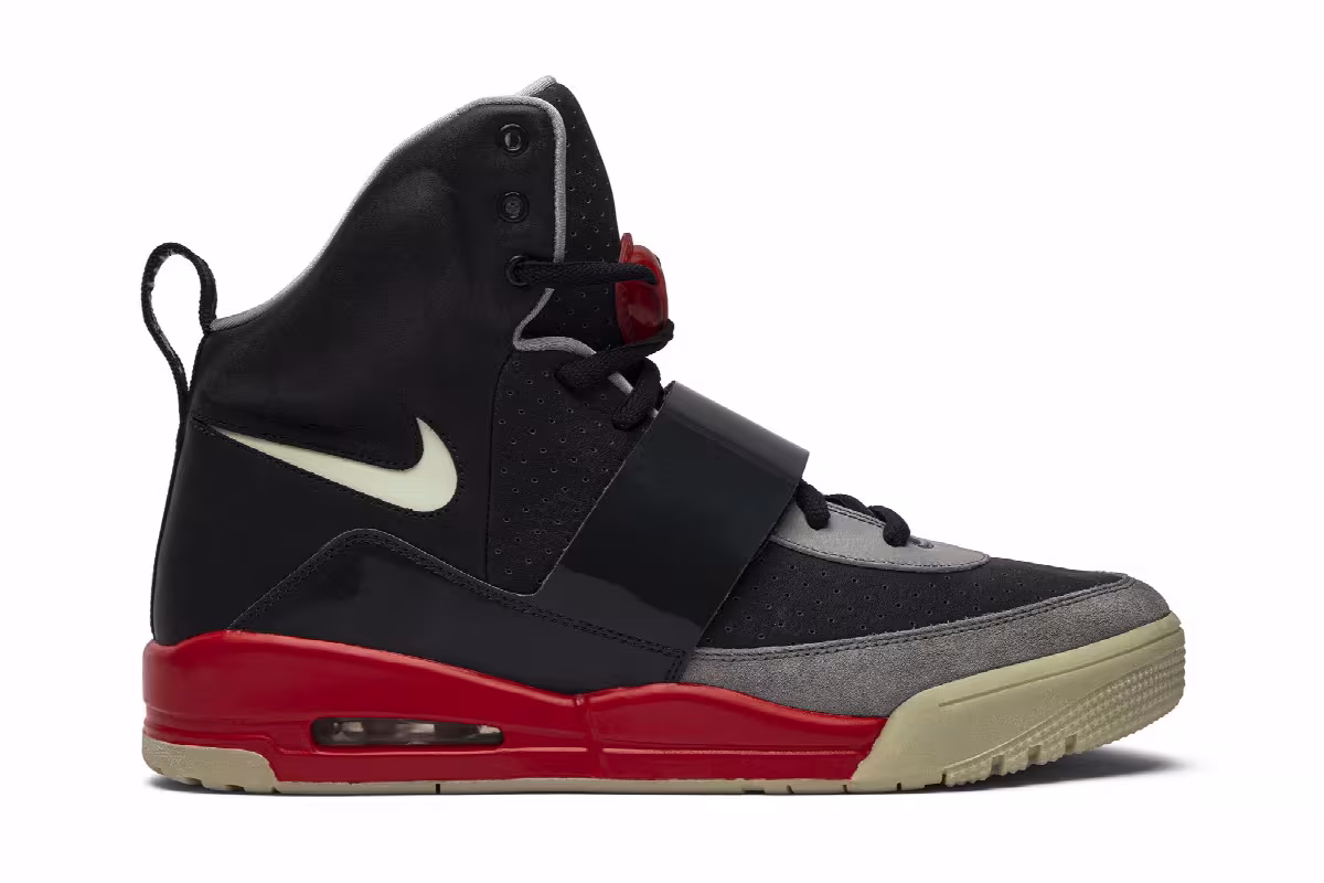 Nike Air Yeezy Glow In The Dark Tour, view 3