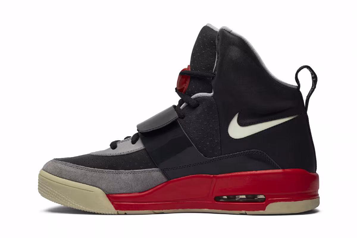 Nike Air Yeezy Glow In The Dark Tour, view 4