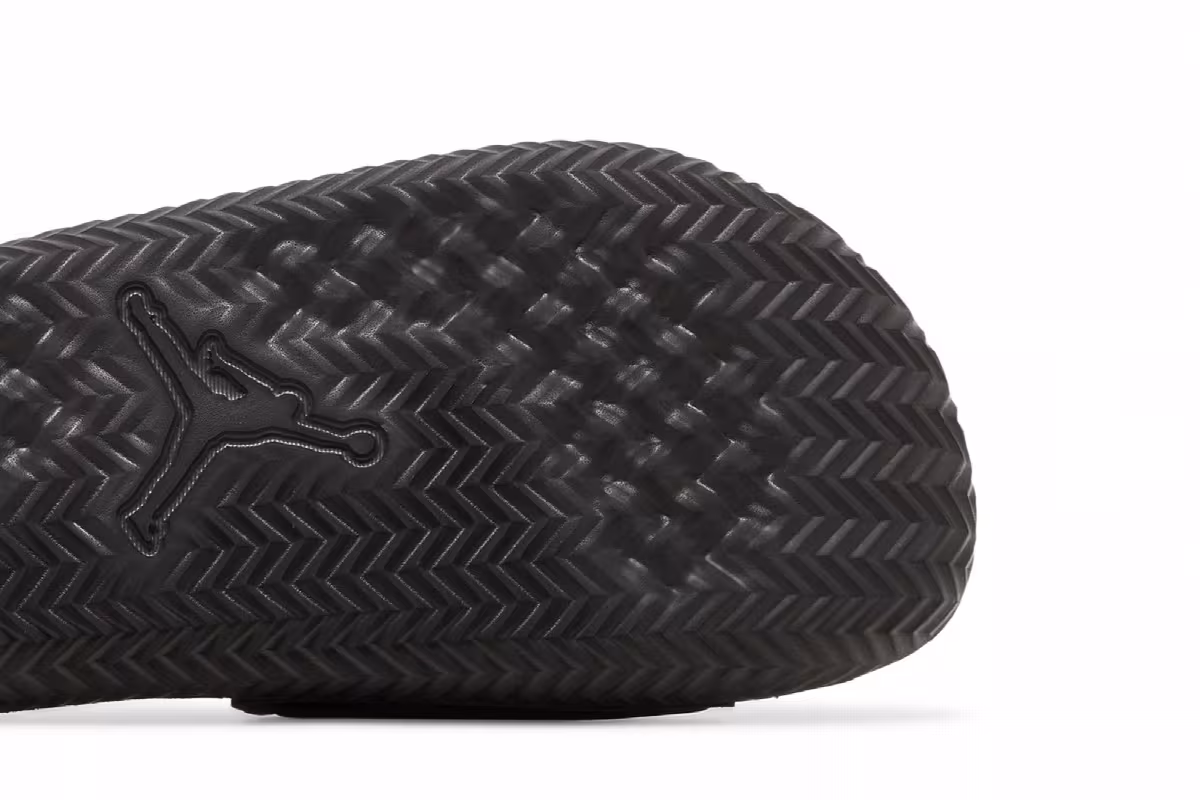 Nike Jordan Play Slide Anthracite University Red, view 6