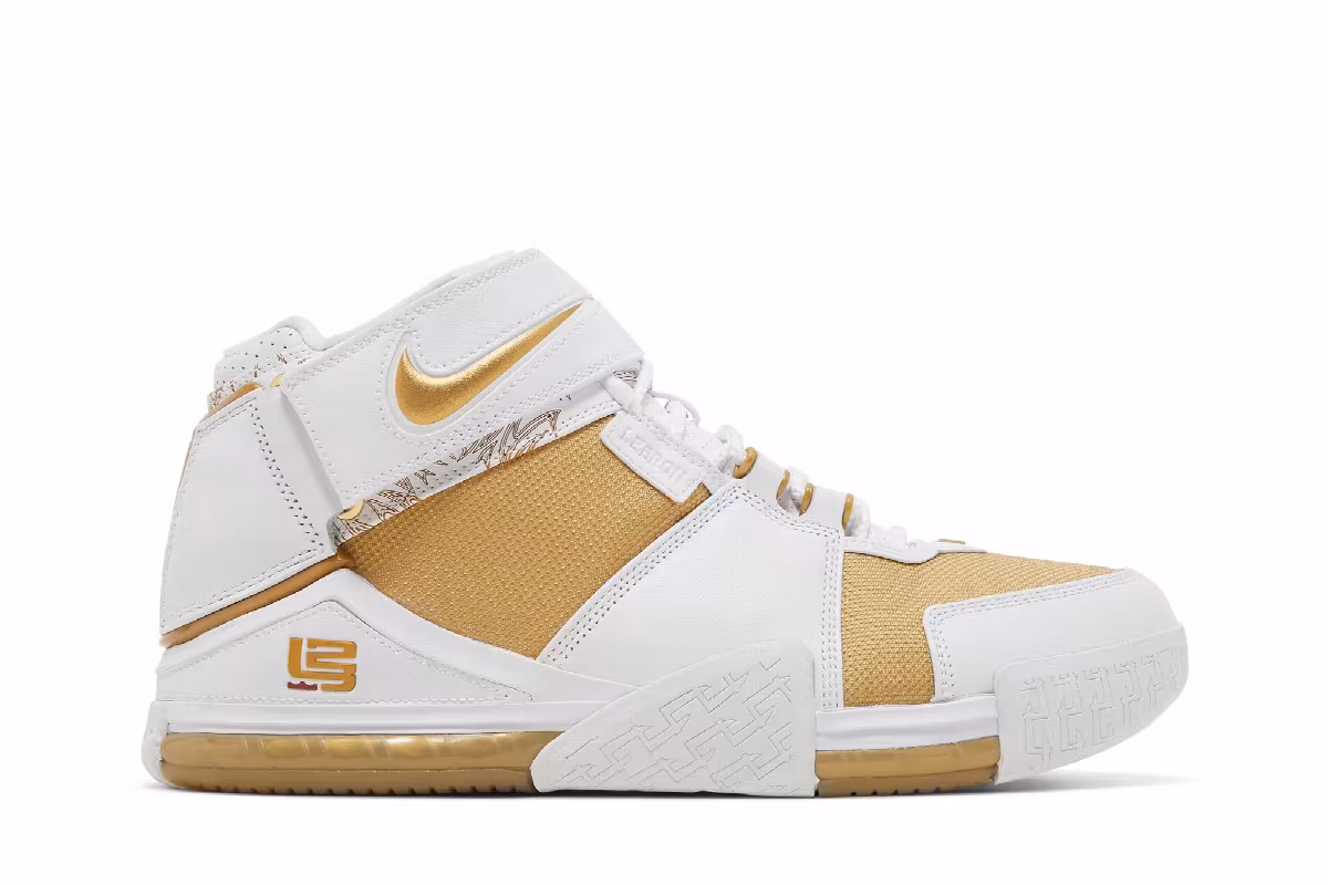 Nike Zoom Lebron 2 Maccabi 2022, view 2