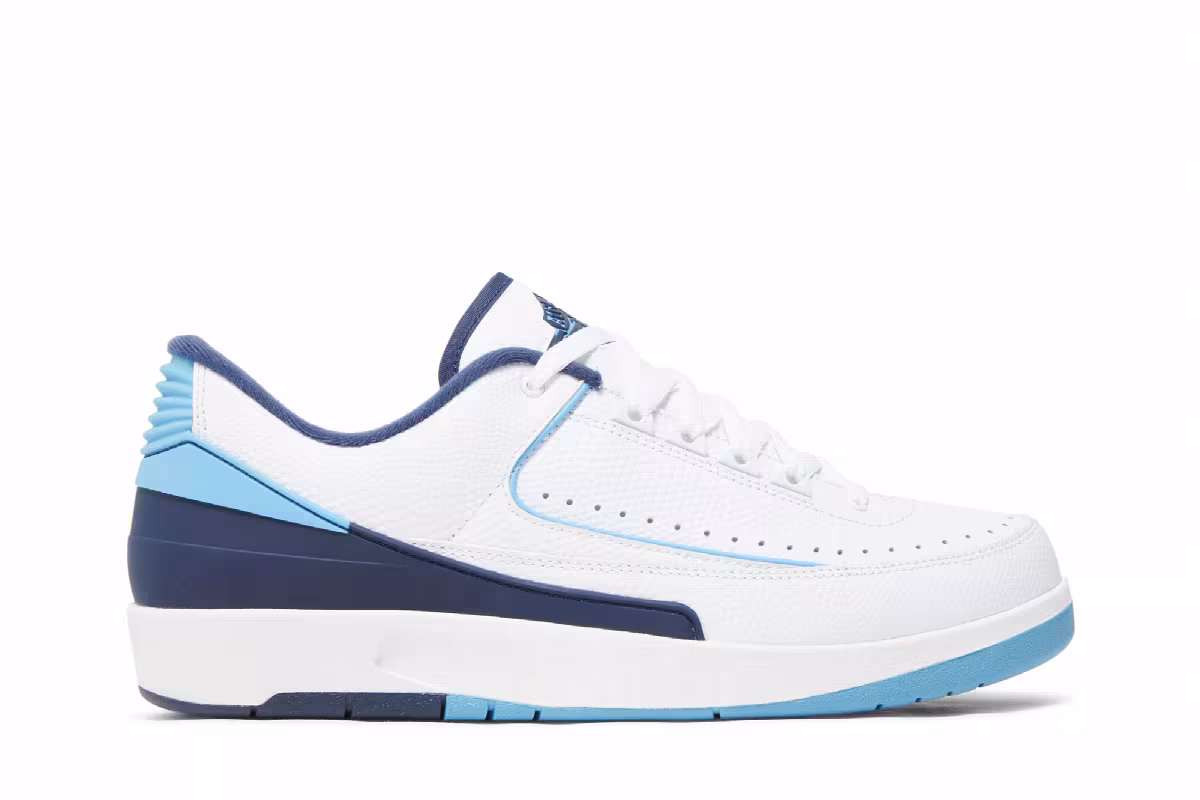 Air Jordan 2 Low Midnight Navy, view 2