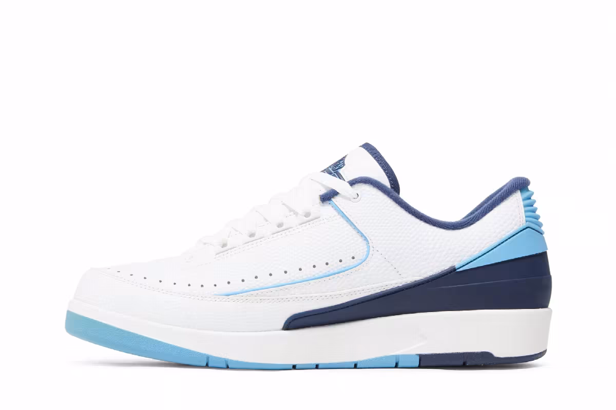Air Jordan 2 Low Midnight Navy, view 4