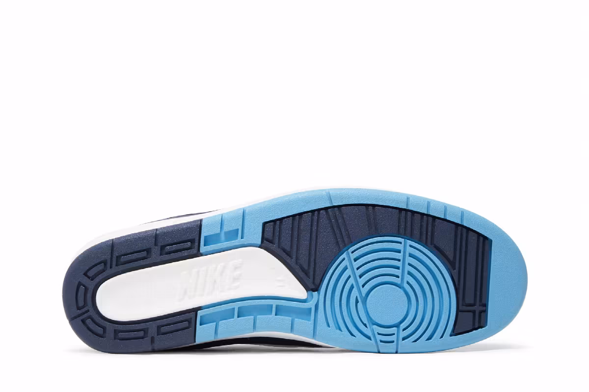 Air Jordan 2 Low Midnight Navy, view 5