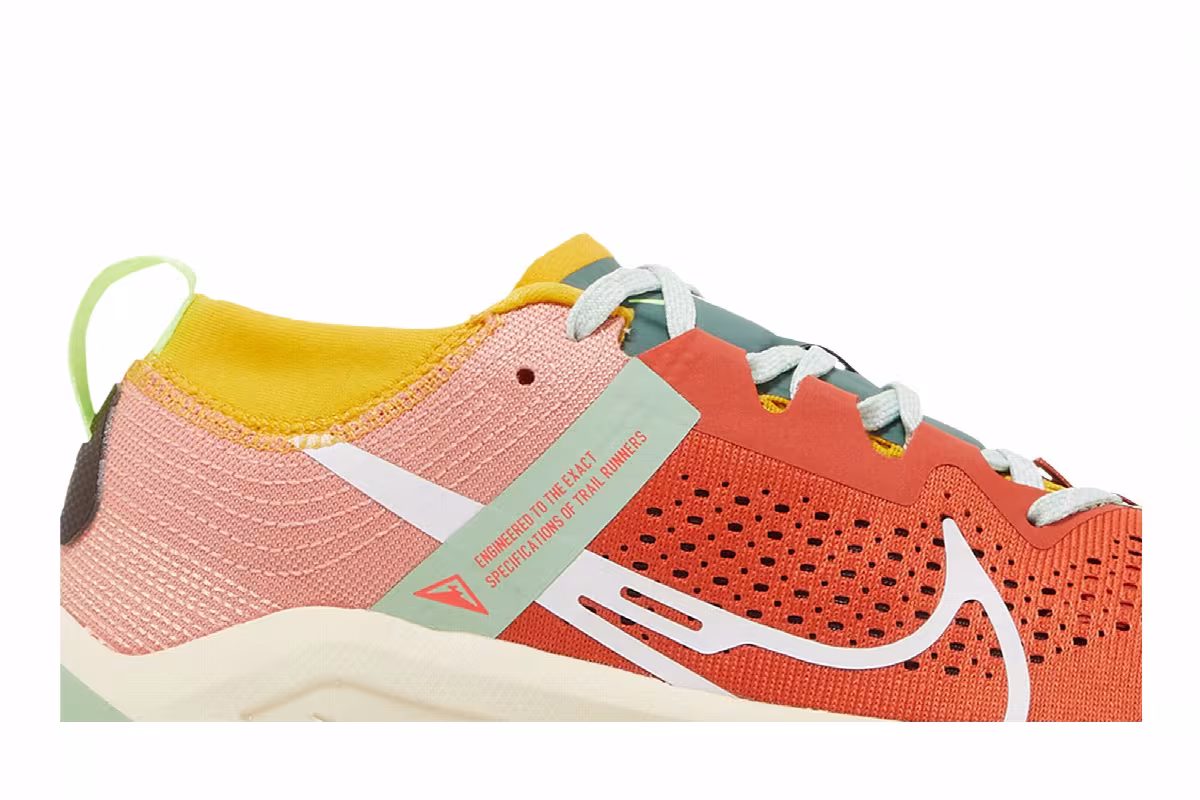 Nike Women's ZoomX Zegama Mantra Orange Bright Crimson, view 3