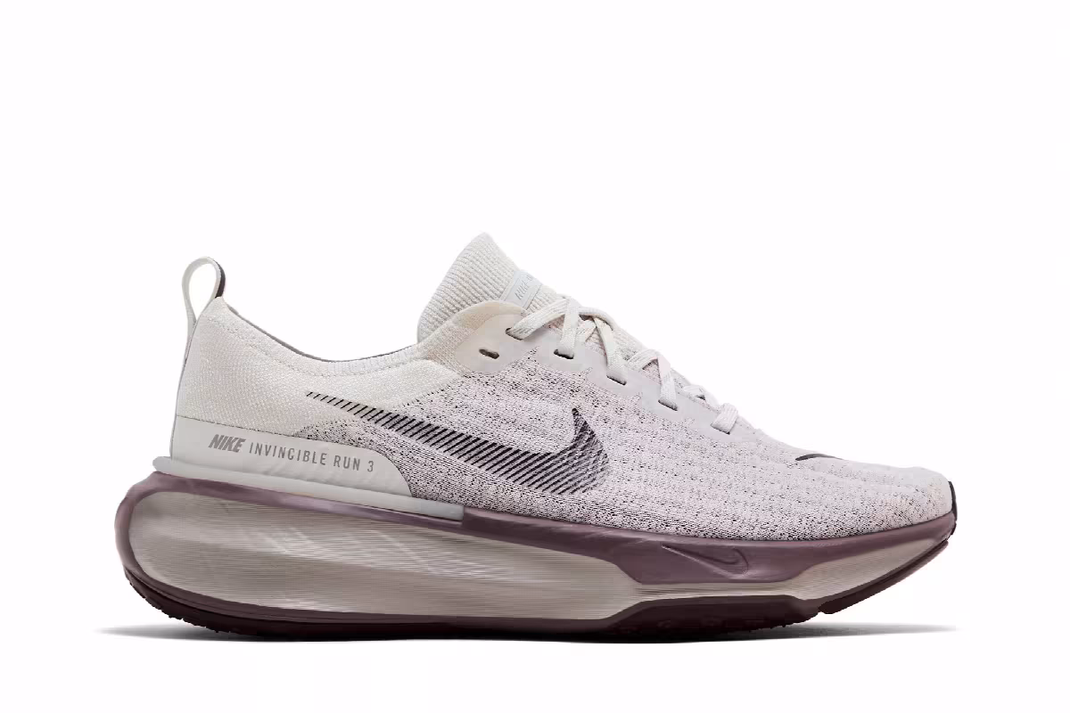 Nike ZoomX Invincible Run Flyknit 3 Phantom Burgundy Crush, view 2