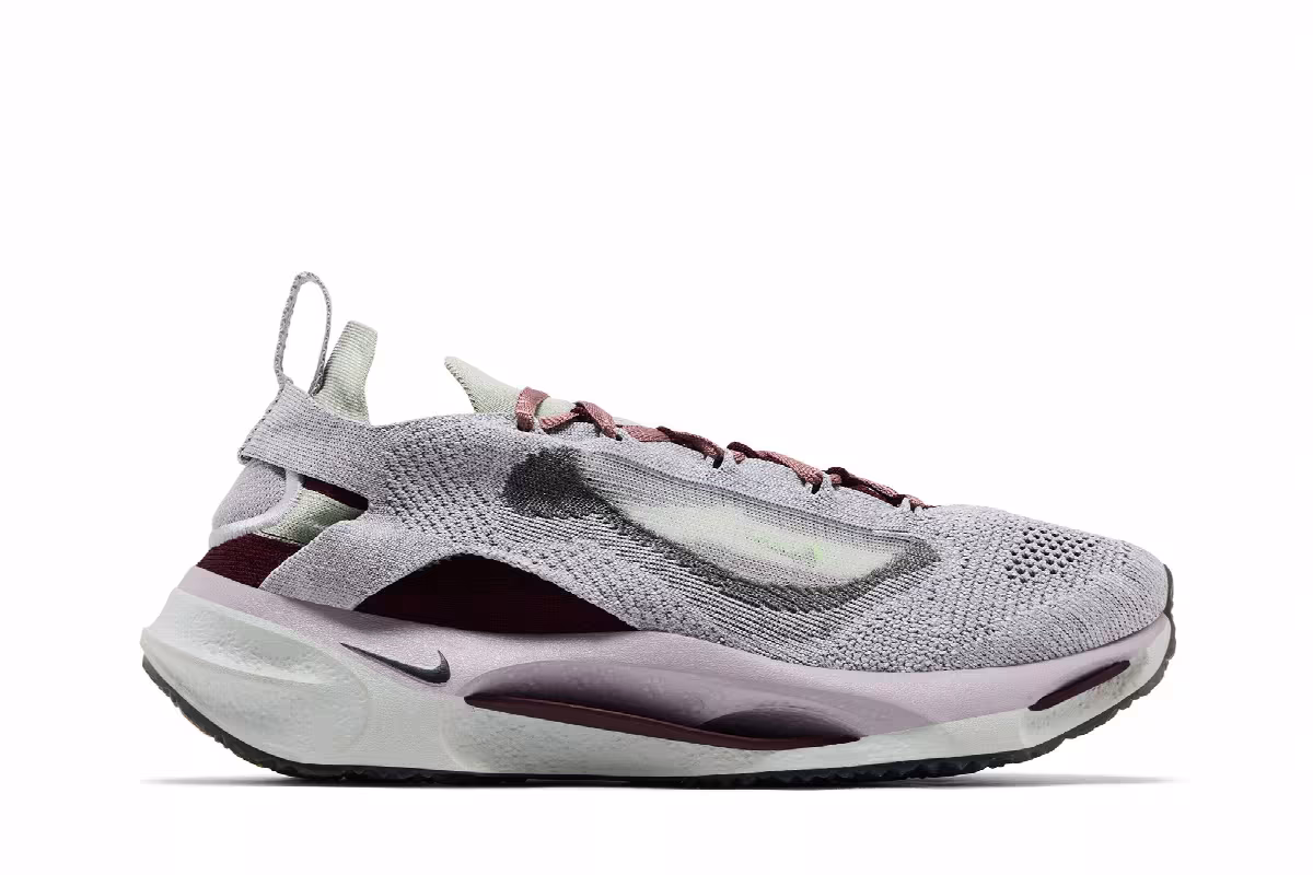 Nike Spark Flyknit Burgundy Crush, view 2