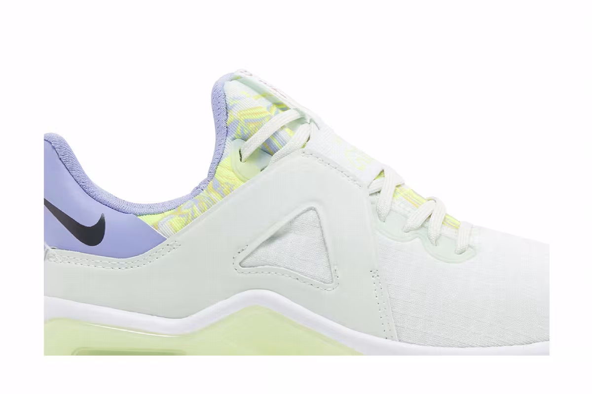 Nike Women's Air Max Bella TR 5 Barely Green Light Thistle, view 3