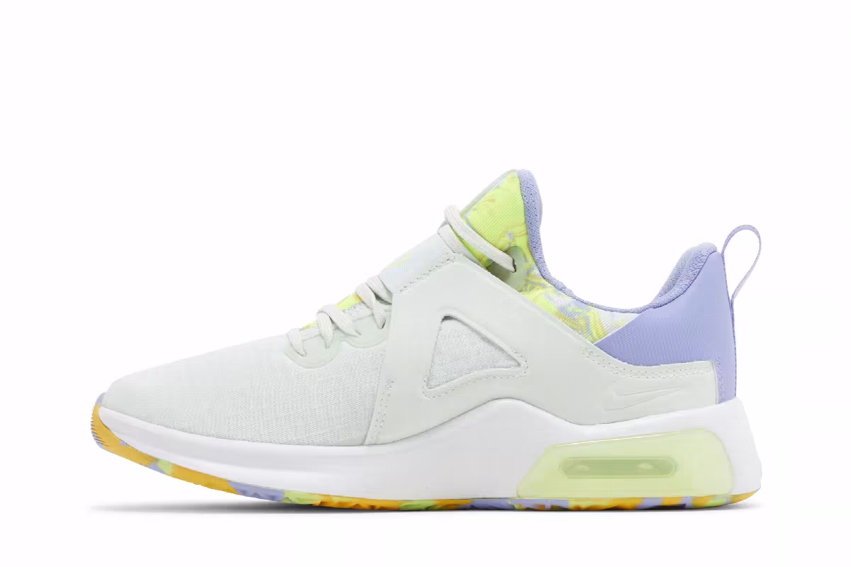 Nike Women's Air Max Bella TR 5 Barely Green Light Thistle, view 4