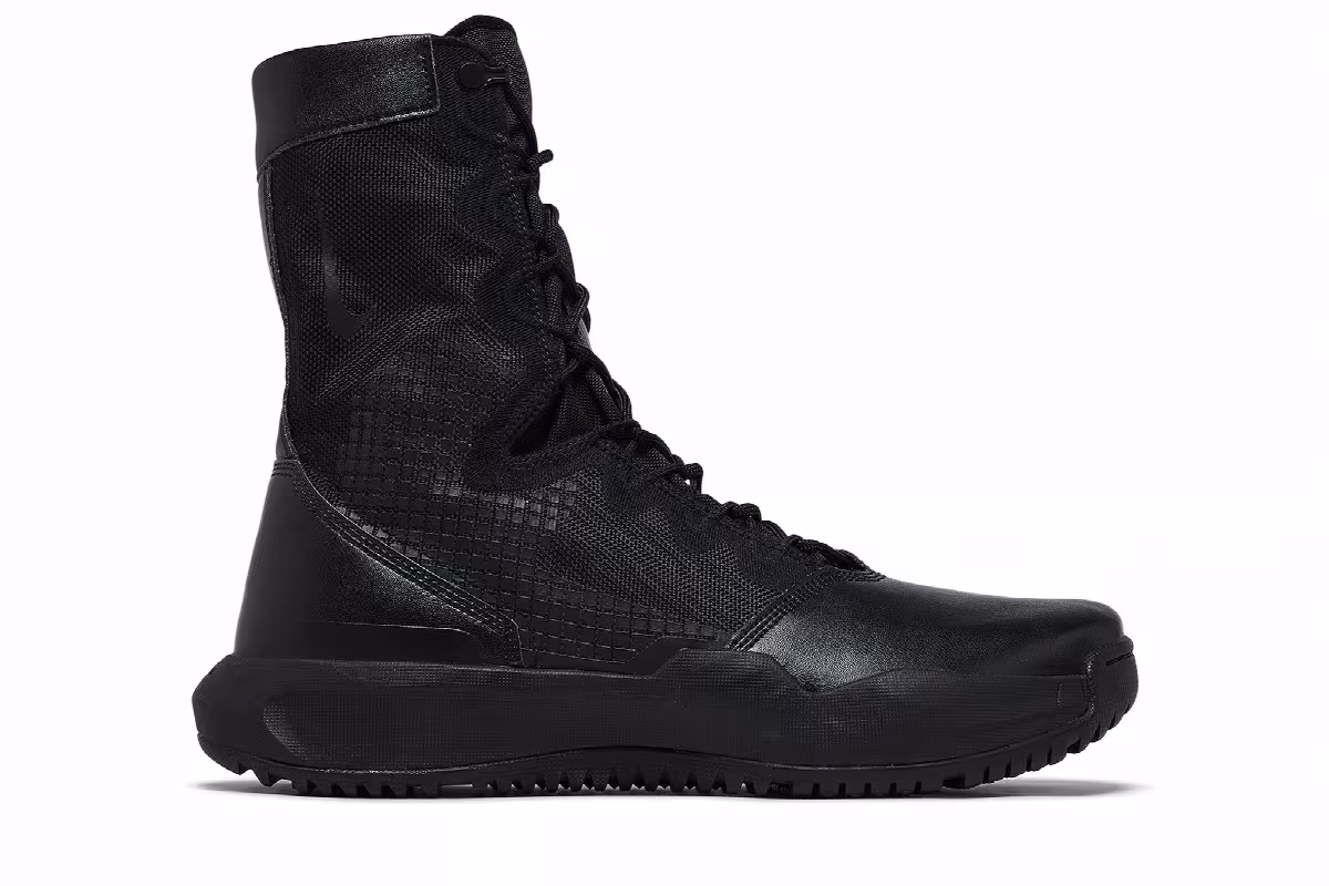 Nike SFB B1 Triple Black, view 2