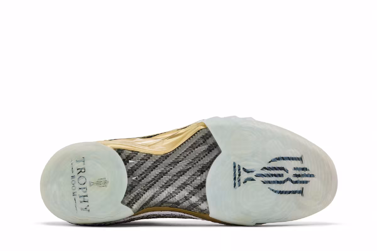Trophy Room x Air Jordan 23 White, view 5