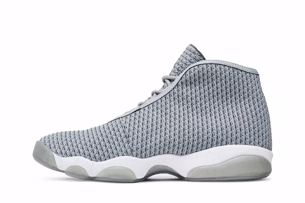 Air Jordan Horizon Mid, view 4