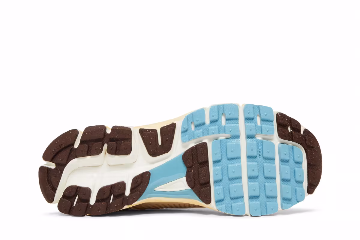 Nike Women's Air Zoom Vomero 5 Oatmeal, view 5
