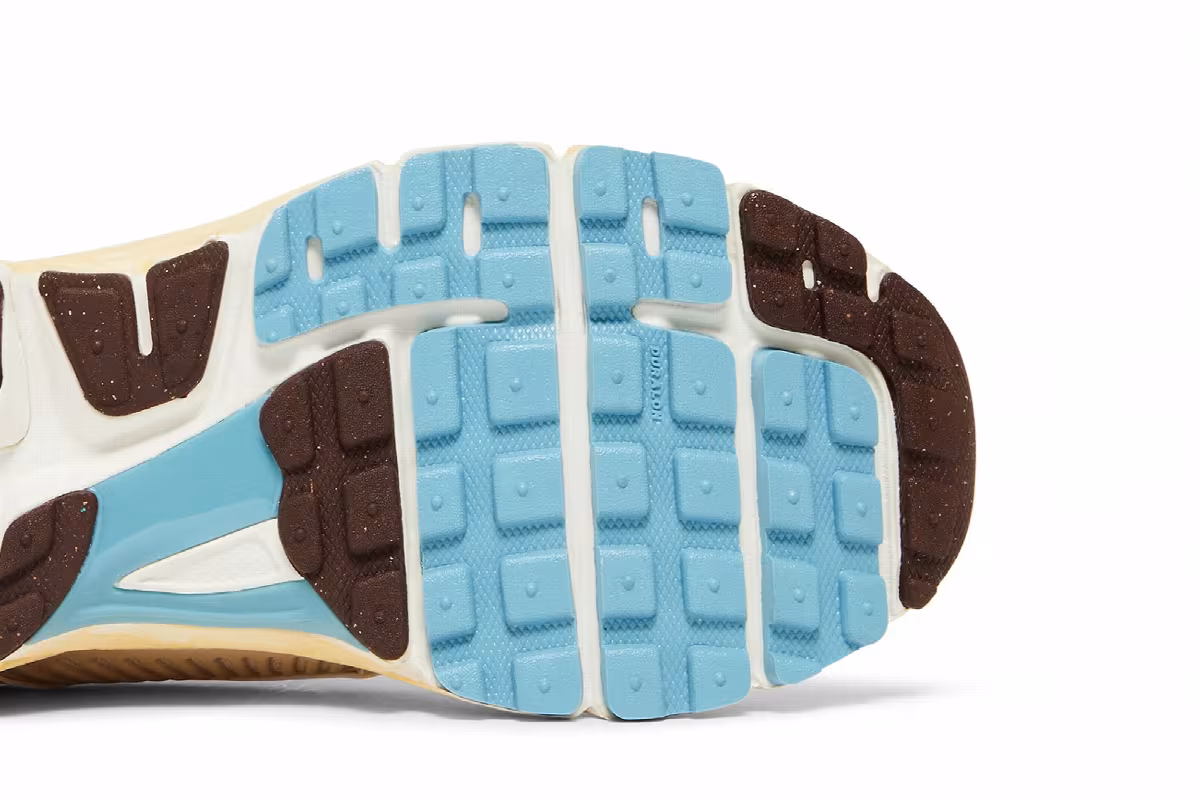 Nike Women's Air Zoom Vomero 5 Oatmeal, view 6