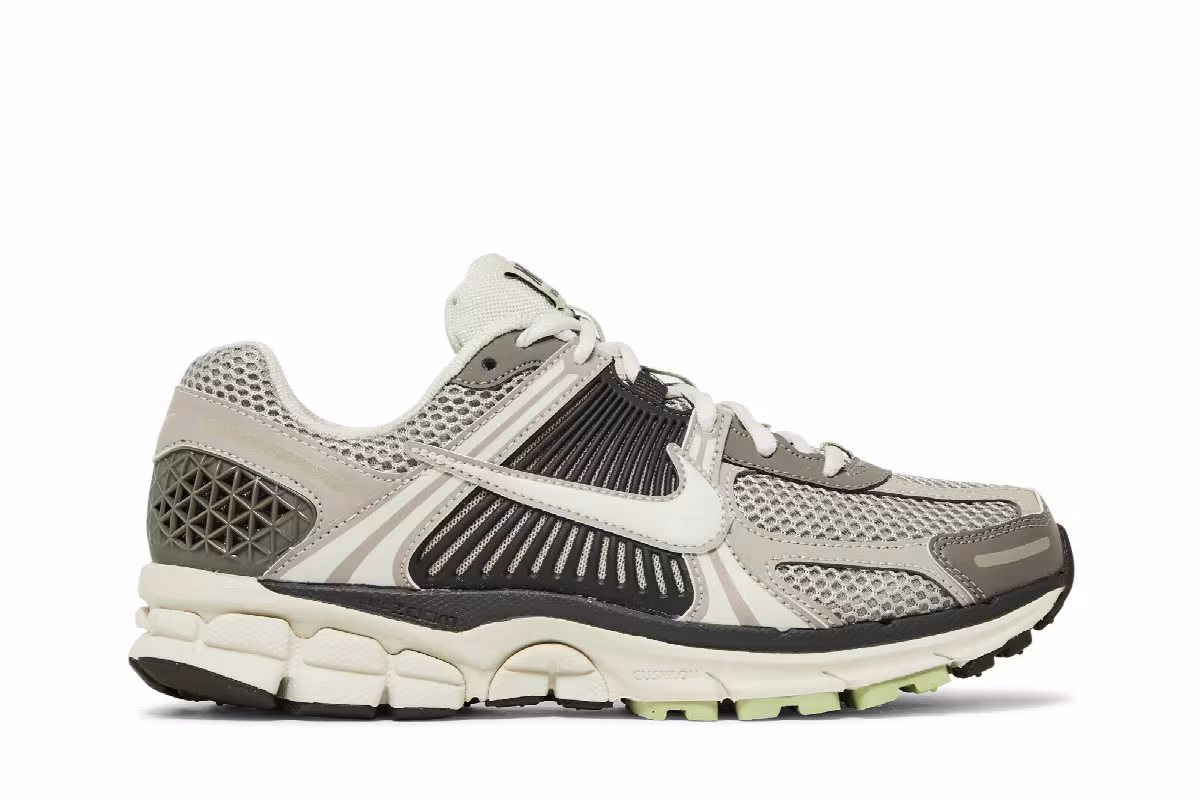 Nike Women's Air Zoom Vomero 5 Cobblestone, view 2