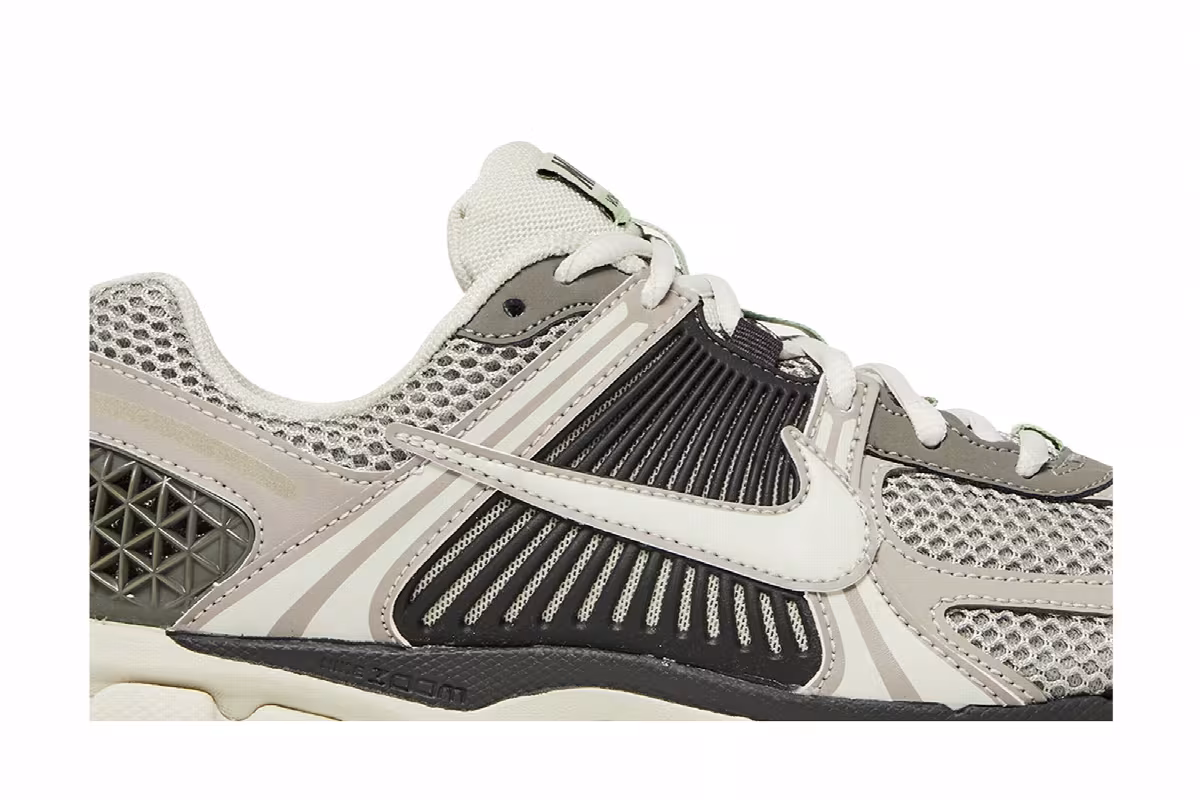 Nike Women's Air Zoom Vomero 5 Cobblestone, view 3