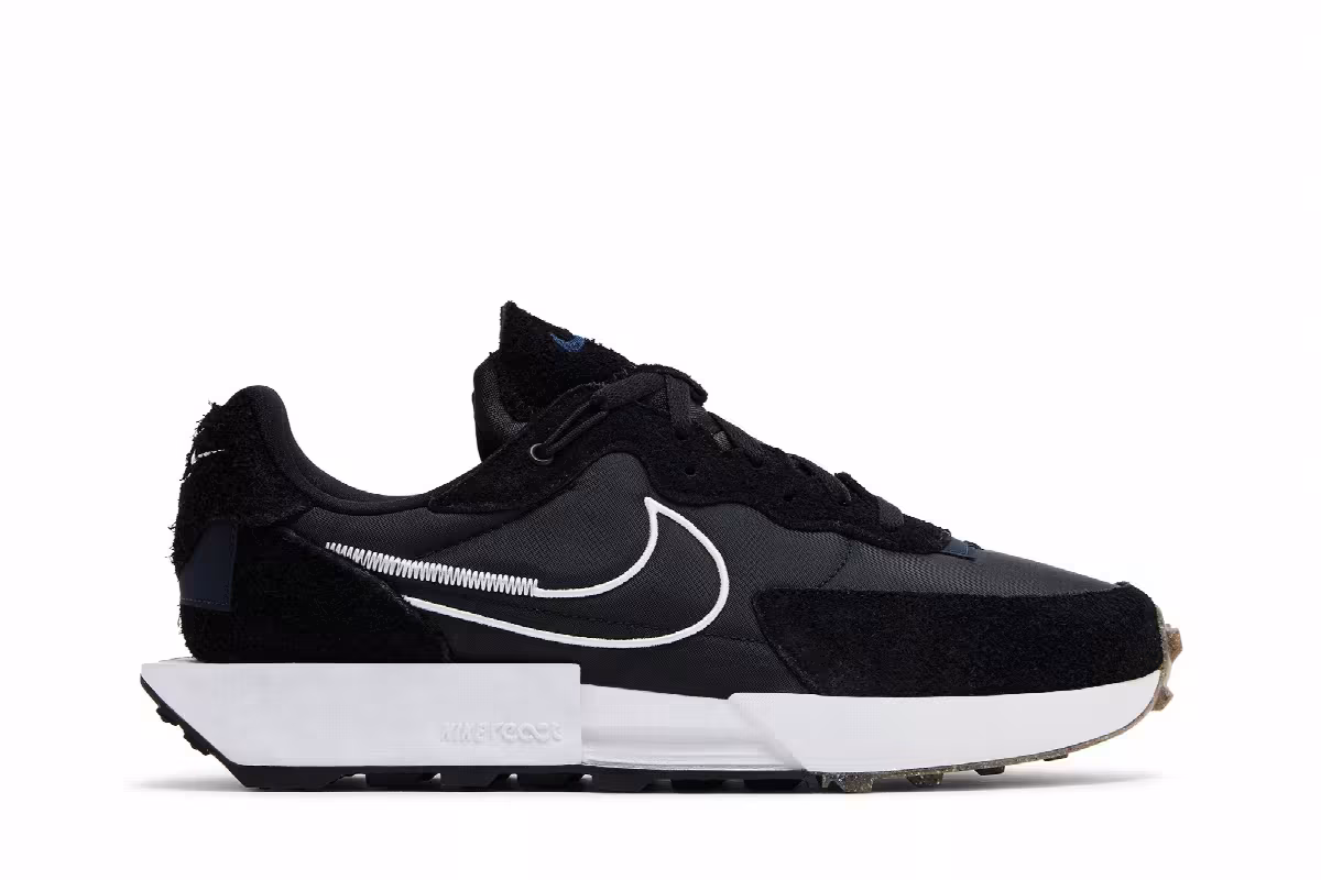 Nike Women's Fontanka Waffle Black White, view 2