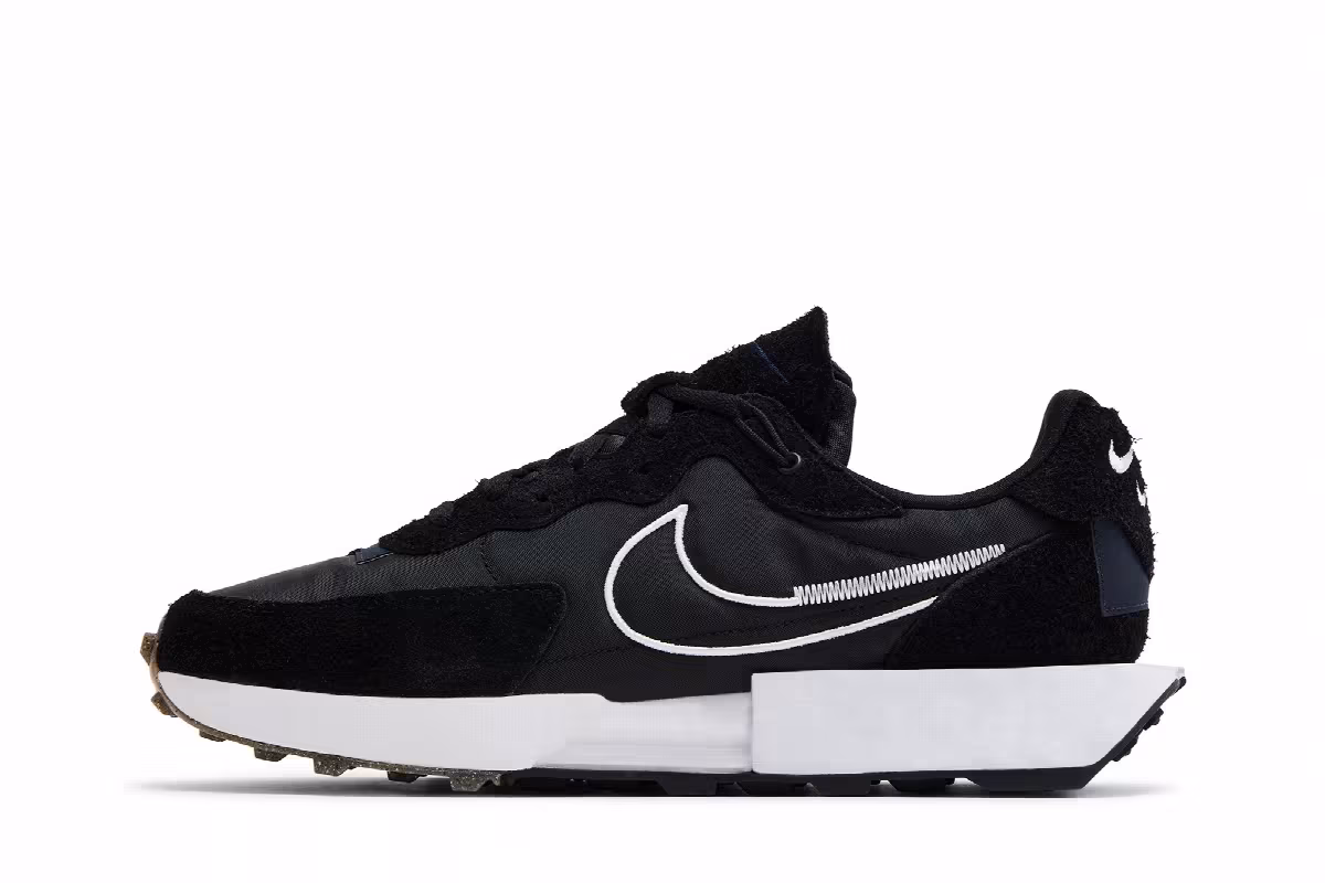 Nike Women's Fontanka Waffle Black White, view 4