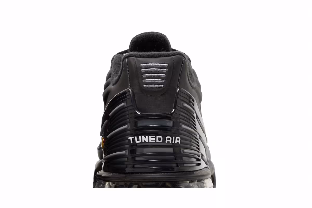 Nike Air Max Plus 3 Spray Paint Swoosh, view 8