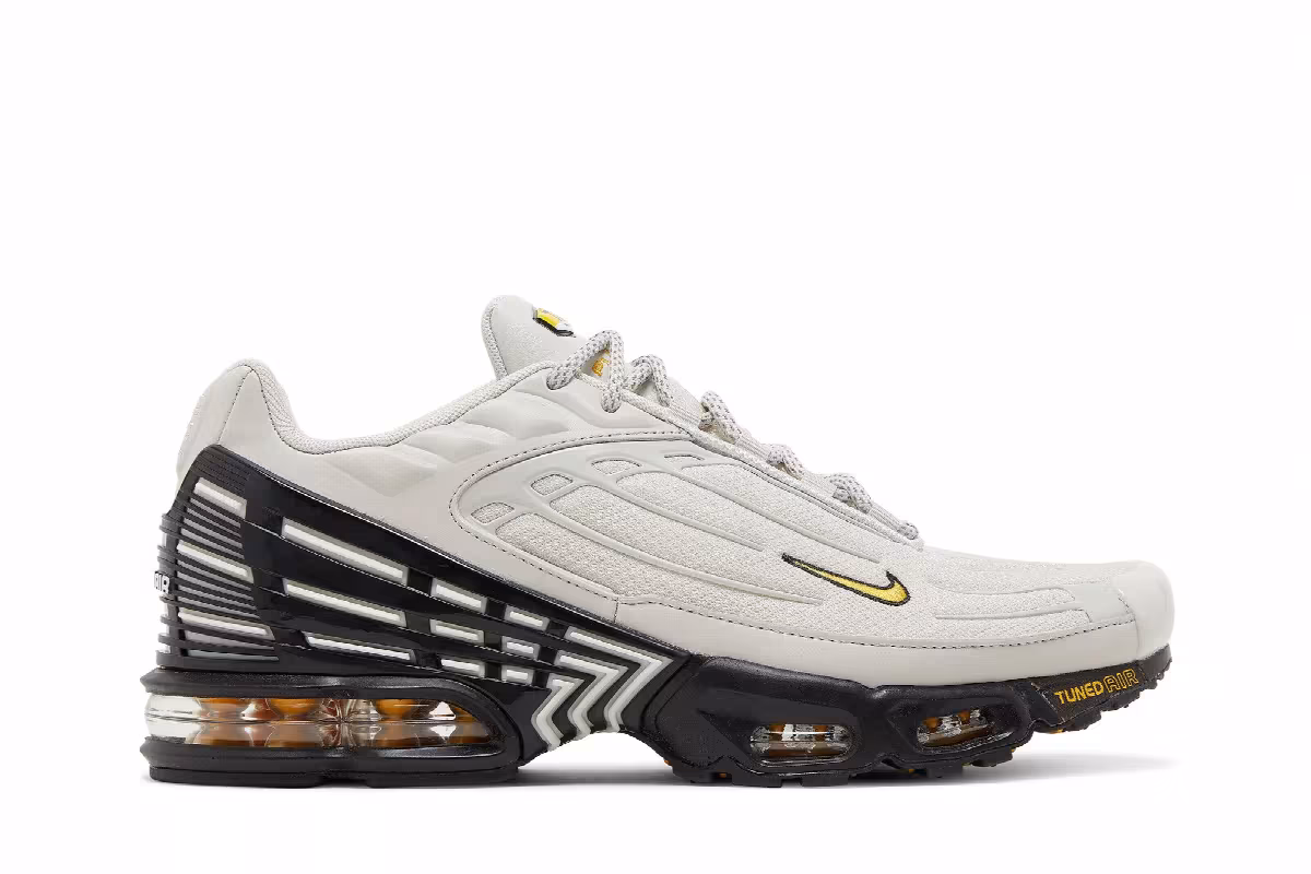 Nike Air Max Plus 3 Light Bone University Gold, view 2